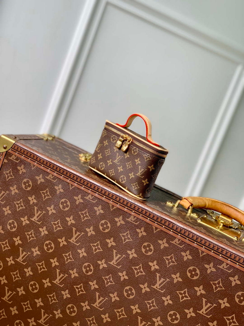 LV M83079 Louis Vuitton Nice Beauty Vanity Case