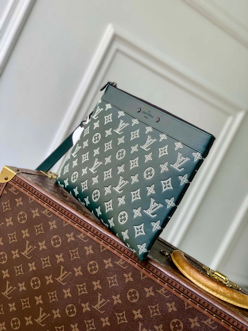 LV M83382 Louis Vuitton Pochette To-Go Bag Forest Green