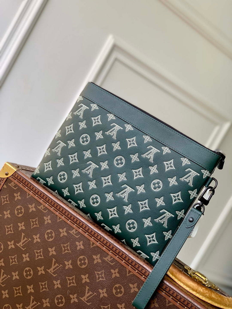 LV M83382 Louis Vuitton Pochette To-Go Bag Forest Green