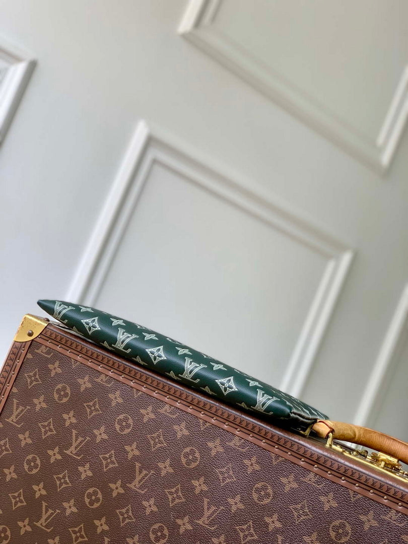 LV M83382 Louis Vuitton Pochette To-Go Bag Forest Green