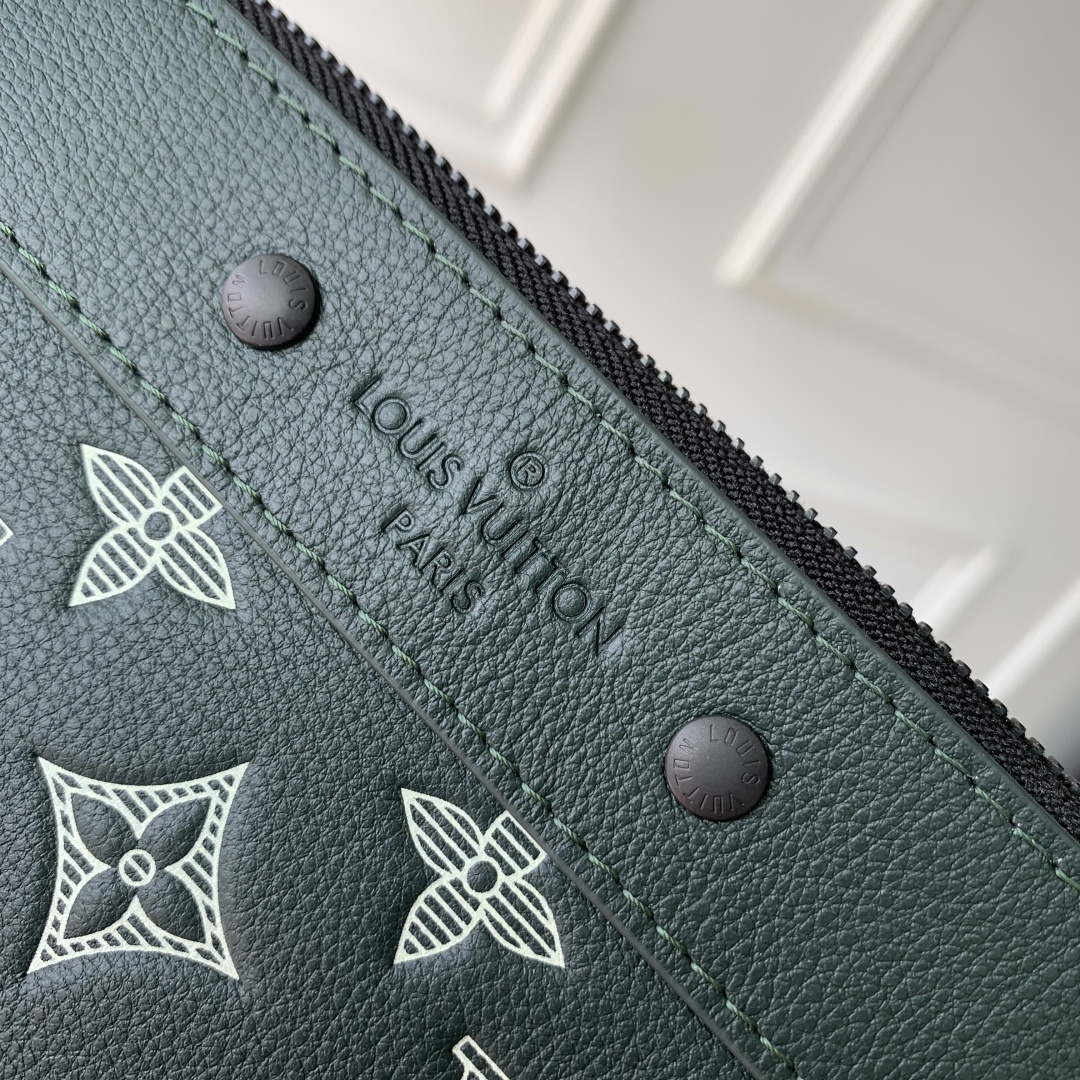 LV M83382 Louis Vuitton Pochette To-Go Bag Forest Green
