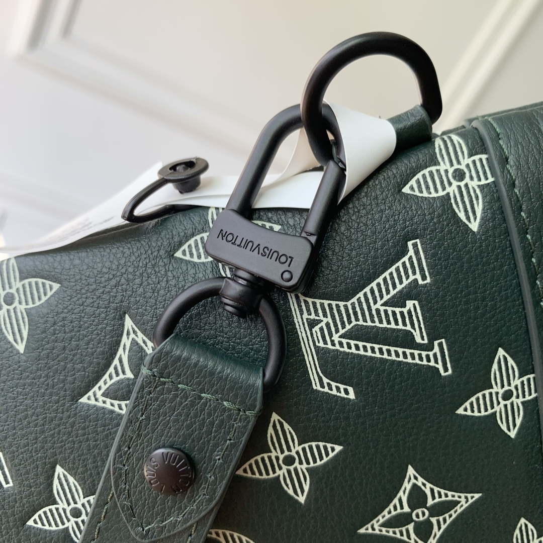 LV M83382 Louis Vuitton Pochette To-Go Bag Forest Green