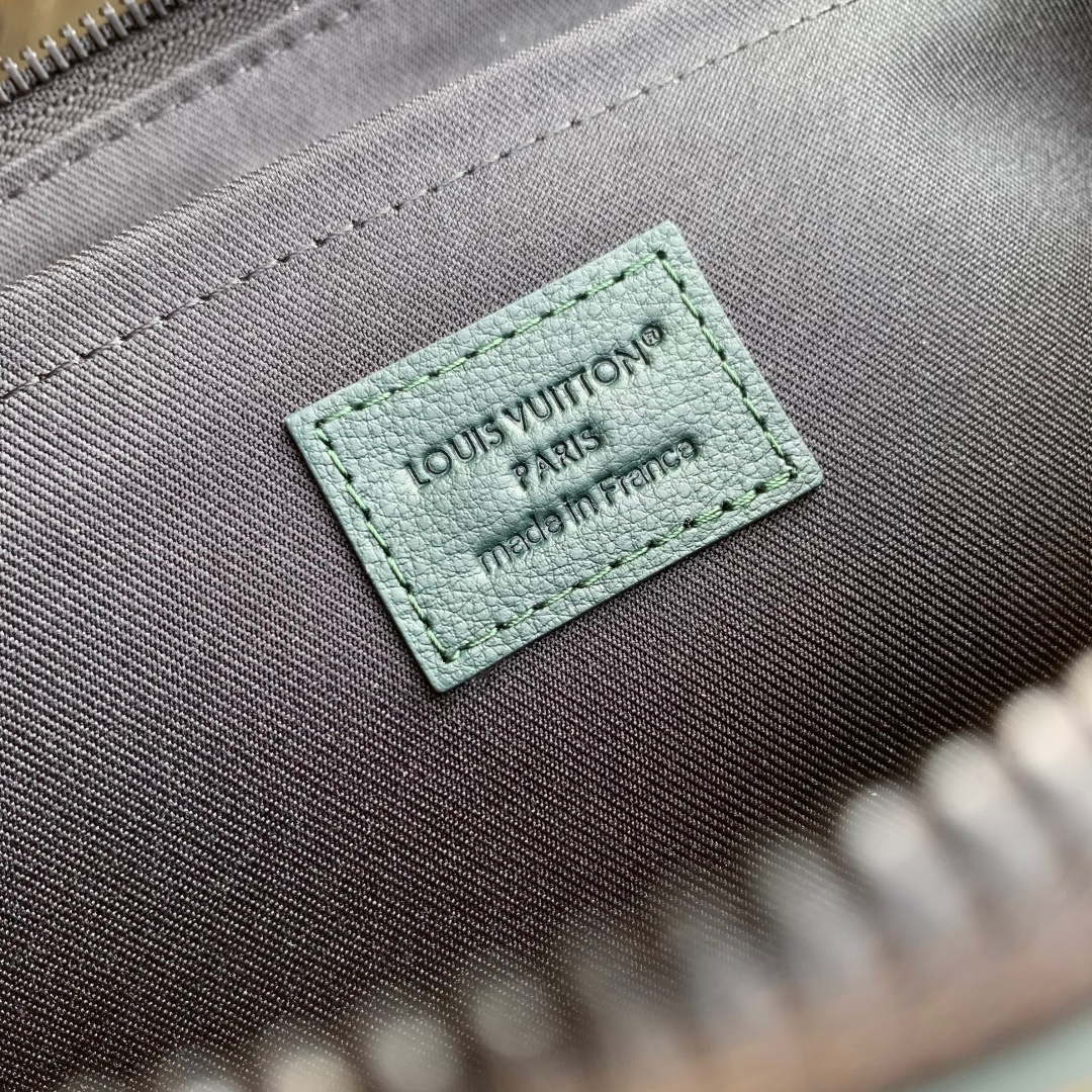 LV M83382 Louis Vuitton Pochette To-Go Bag Forest Green