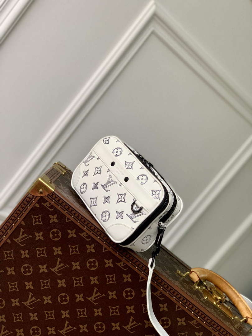 LV M83383 Louis Vuitton Alpha Wearable Wallet White/Navy - Default Title - View 2