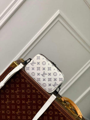 LV M83383 Louis Vuitton Alpha Wearable Wallet White/Navy - Default Title - View 3