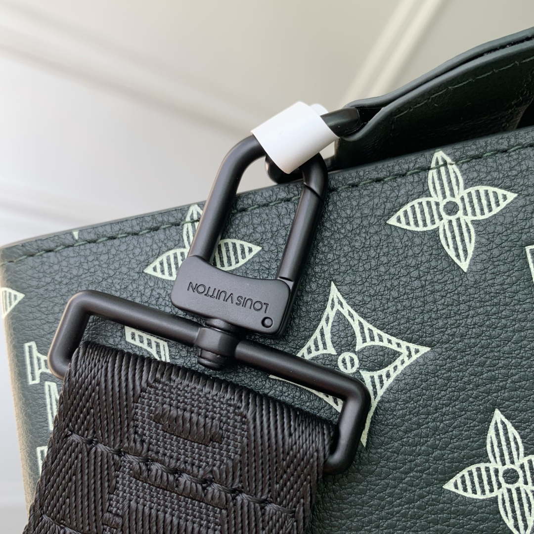 LV M83384 Louis Vuitton Gaston Wearable Wallet Forest Green