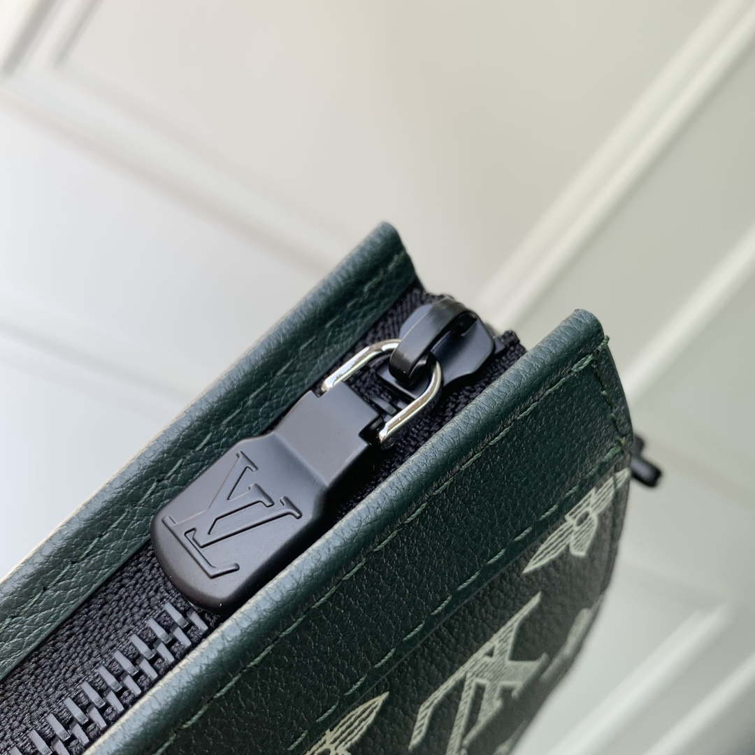 LV M83384 Louis Vuitton Gaston Wearable Wallet Forest Green