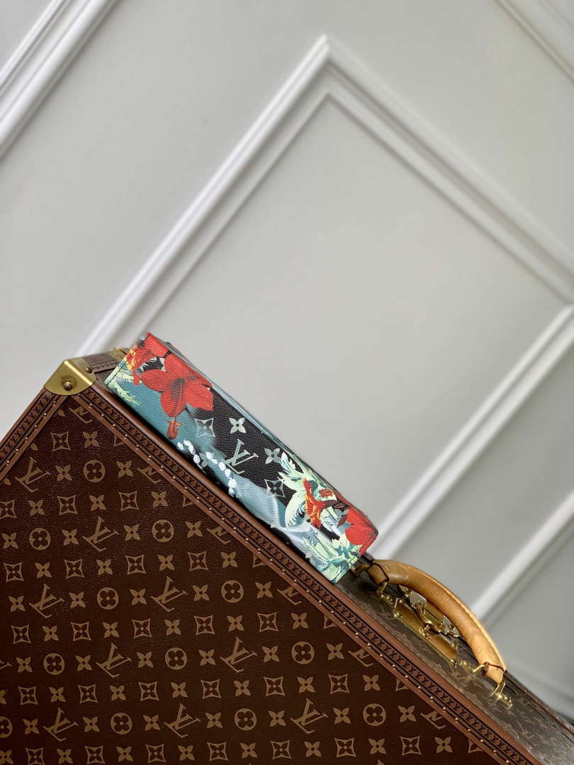 LV M83465 Louis Vuitton Pochette Voyage Nano City Bag Green