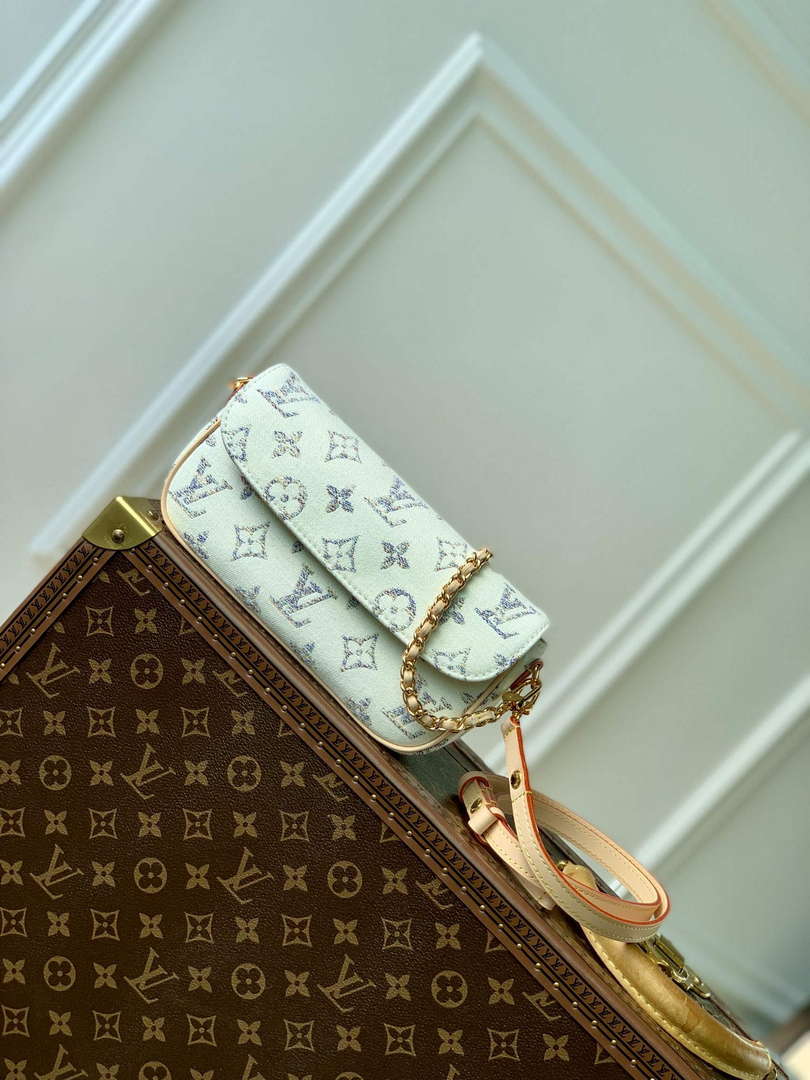 LV M83499 Louis Vuitton Wallet on Chain Ivy Bag Multicolor White