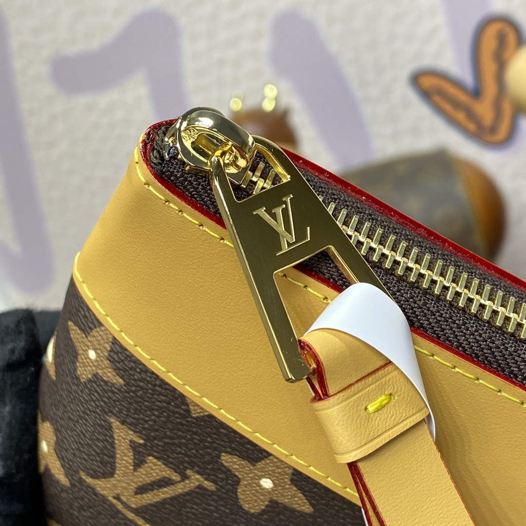 LV M83568 Louis Vuitton Pochette Voyage Souple Chocolate