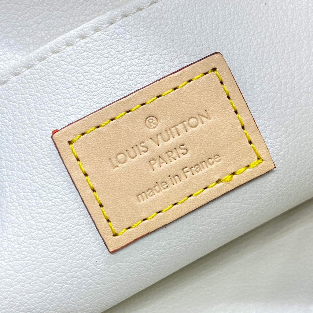 LV M83597 Louis Vuitton Cosmetic Pouch Bag Monogram Canvas