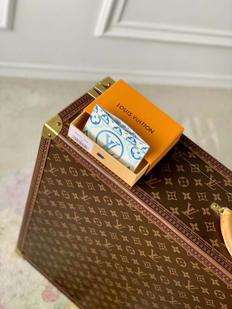 LV M83625 Louis Vuitton LV By The Pool Card Holder Blue