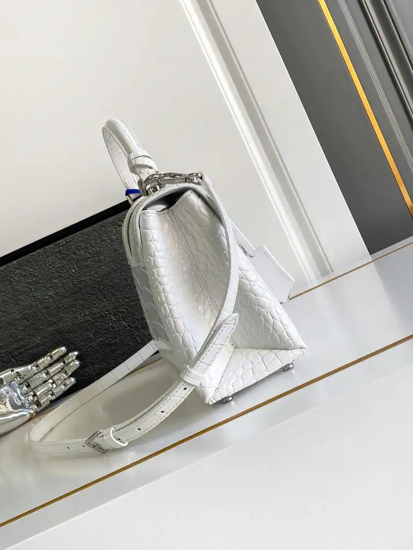 LV M84714 Louis Vuitton Crocodile pattern MM White