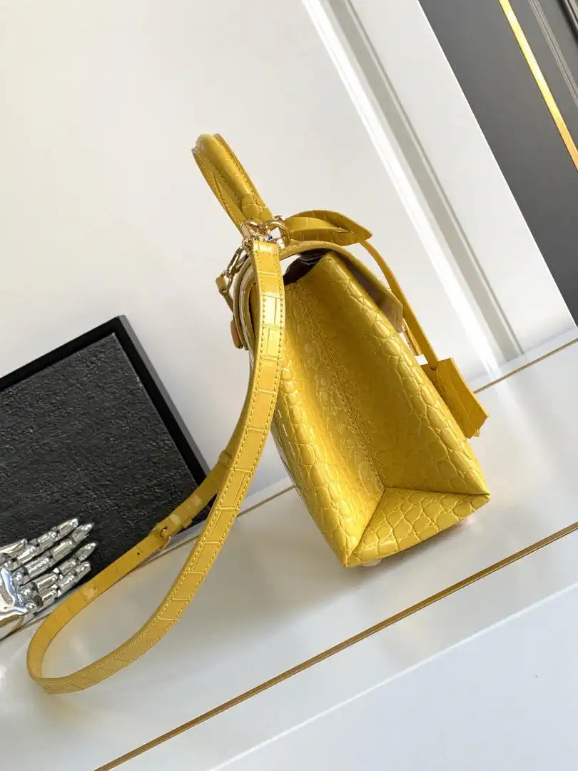 LV M84714 Louis Vuitton Crocodile pattern MM Yellow