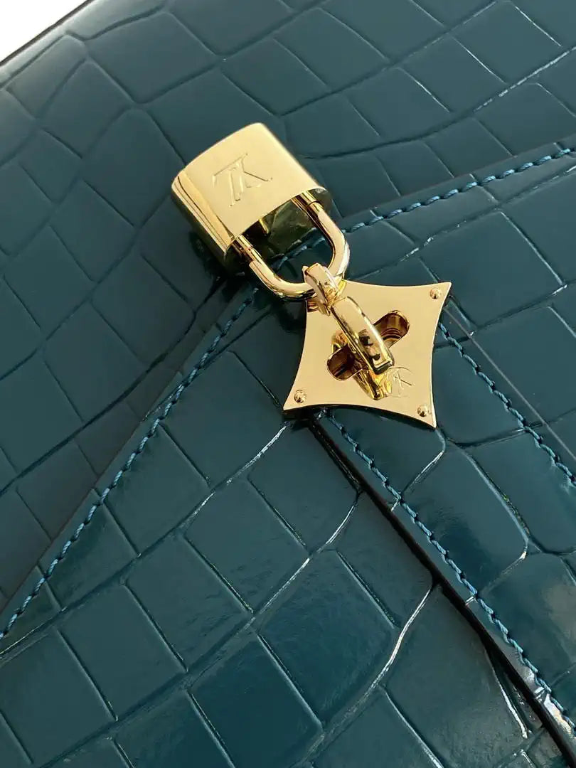 LV M84714 Louis Vuitton Crocodile pattern MM Turquoise