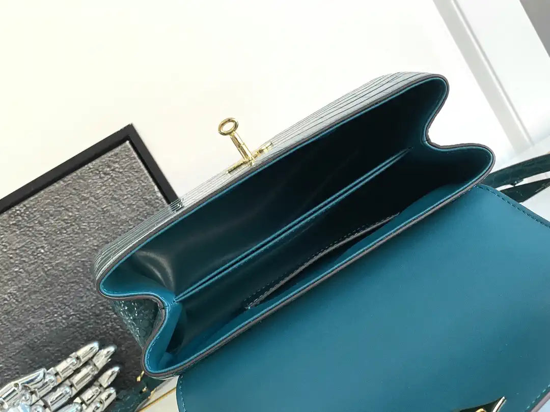 LV M84714 Louis Vuitton Crocodile pattern MM Turquoise