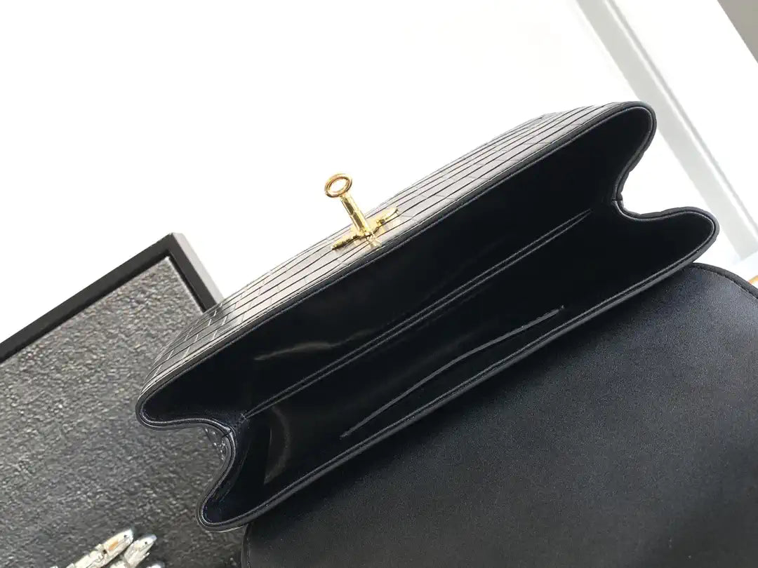 LV M84714 Louis Vuitton Crocodile pattern MM Black