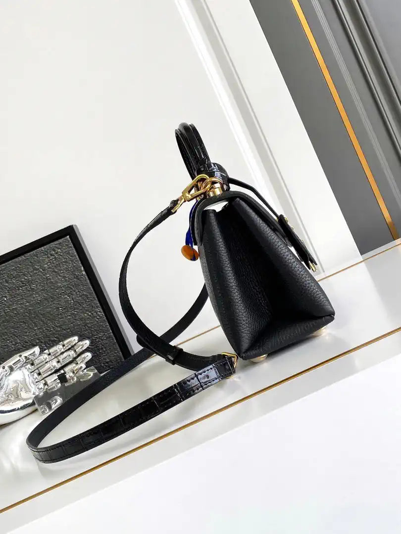 LV M86012 Louis Vuitton Leather Rose Des Vents Mini Black