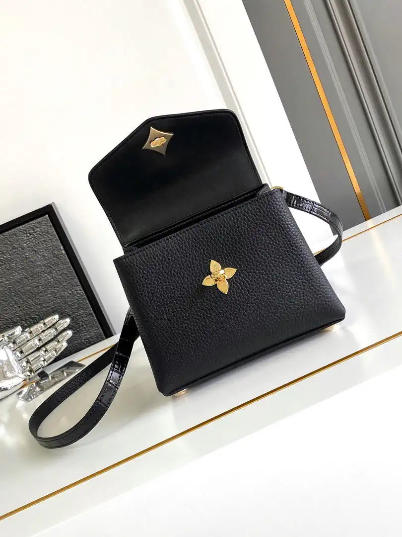 LV M86012 Louis Vuitton Leather Rose Des Vents Mini Black