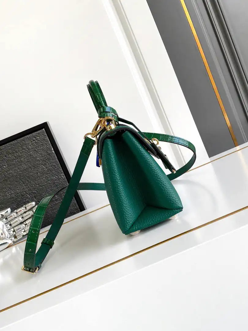 LV M86012 Louis Vuitton Leather Rose Des Vents Mini Green