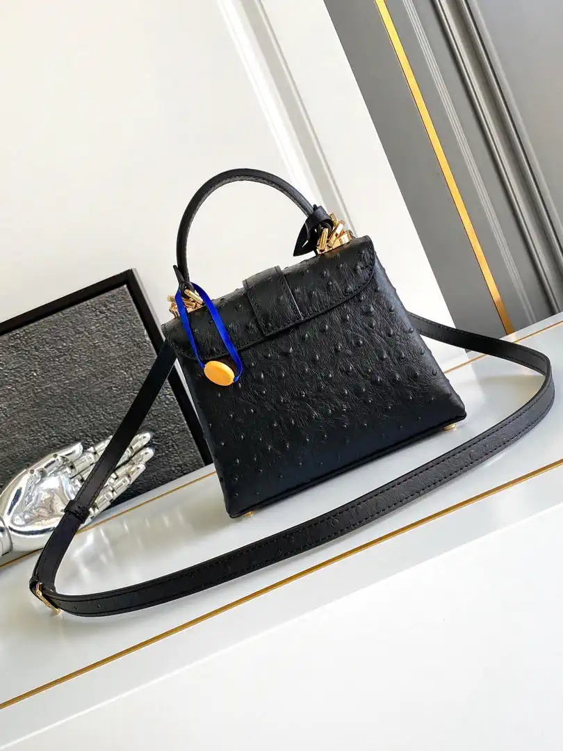 LV M87106 Louis Vuitton Ostrich Rose Des Vents Mini Black