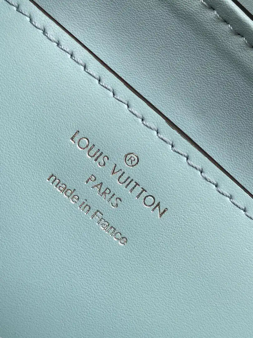 LV M87106 Louis Vuitton Ostrich Rose Des Vents Mini Ligth Blue