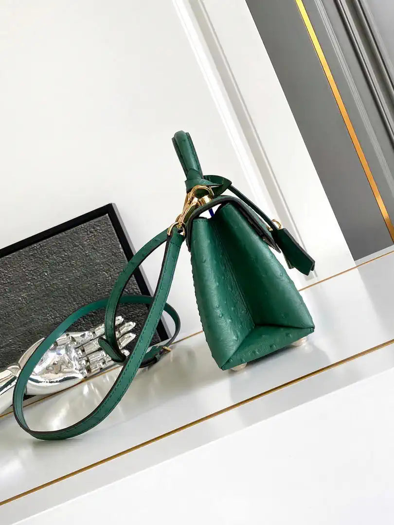 LV M87106 Louis Vuitton Ostrich Rose Des Vents Mini Green
