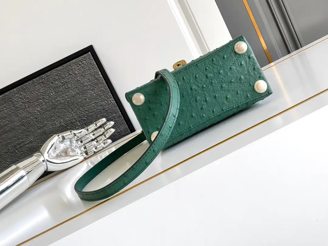 LV M87106 Louis Vuitton Ostrich Rose Des Vents Mini Green