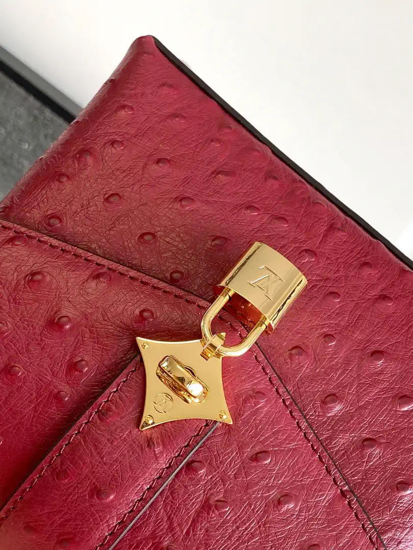 LV M87106 Louis Vuitton Ostrich Rose Des Vents Mini Wine Red