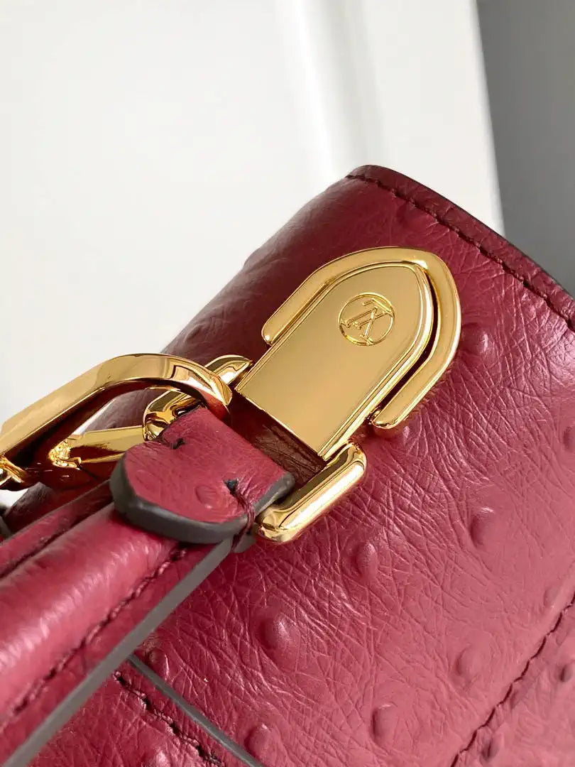 LV M87106 Louis Vuitton Ostrich Rose Des Vents Mini Wine Red