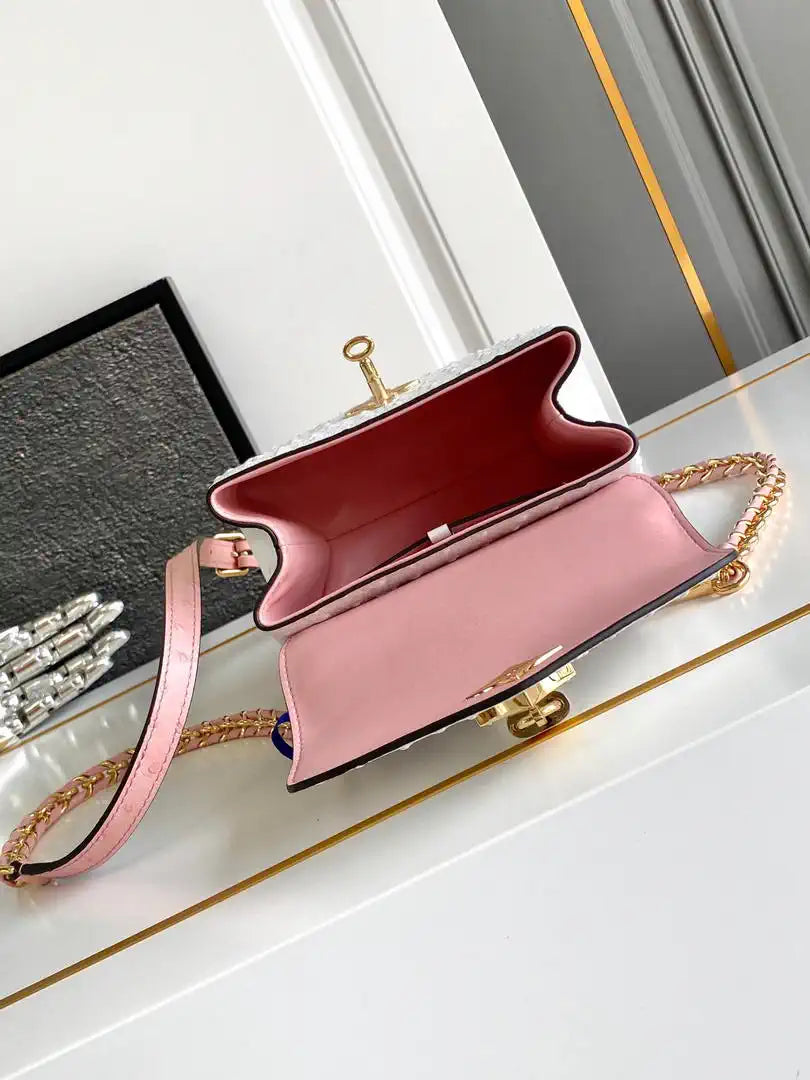 LV M87106 Louis Vuitton Ostrich Rose Des Vents Mini White