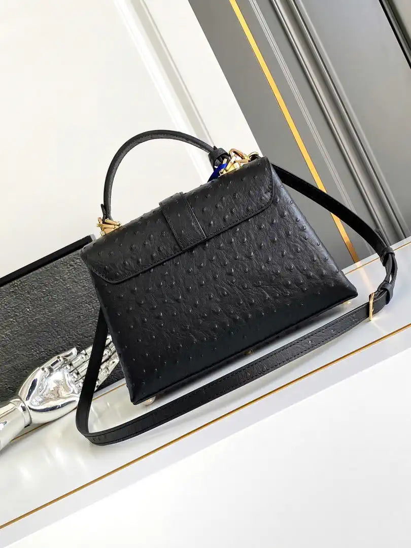 LV M87107 Louis Vuitton Ostrich Rose Des Vents MM Black