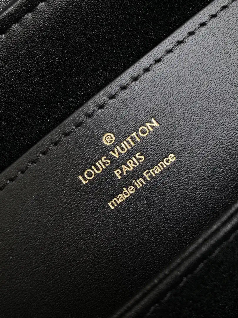 LV M87107 Louis Vuitton Ostrich Rose Des Vents MM Black