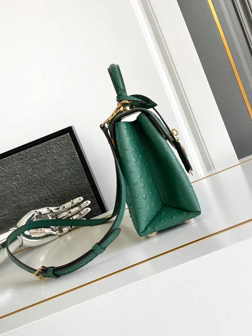 LV M87107 Louis Vuitton Ostrich Rose Des Vents MM Green