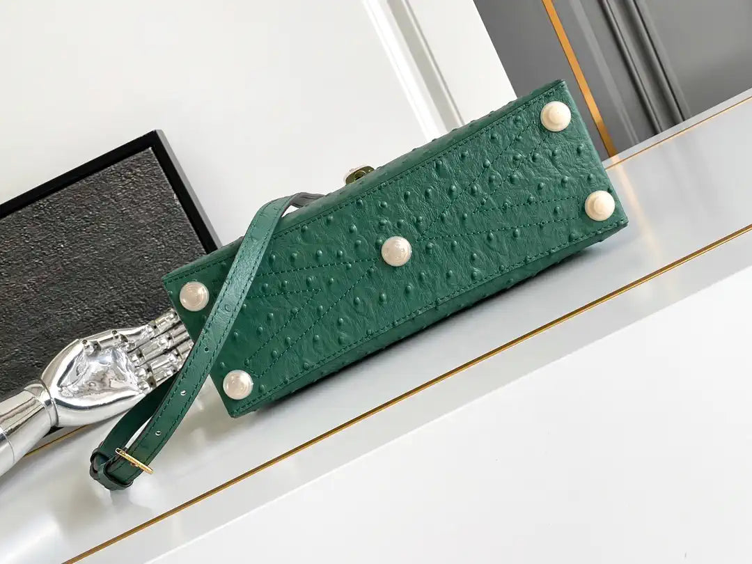 LV M87107 Louis Vuitton Ostrich Rose Des Vents MM Green