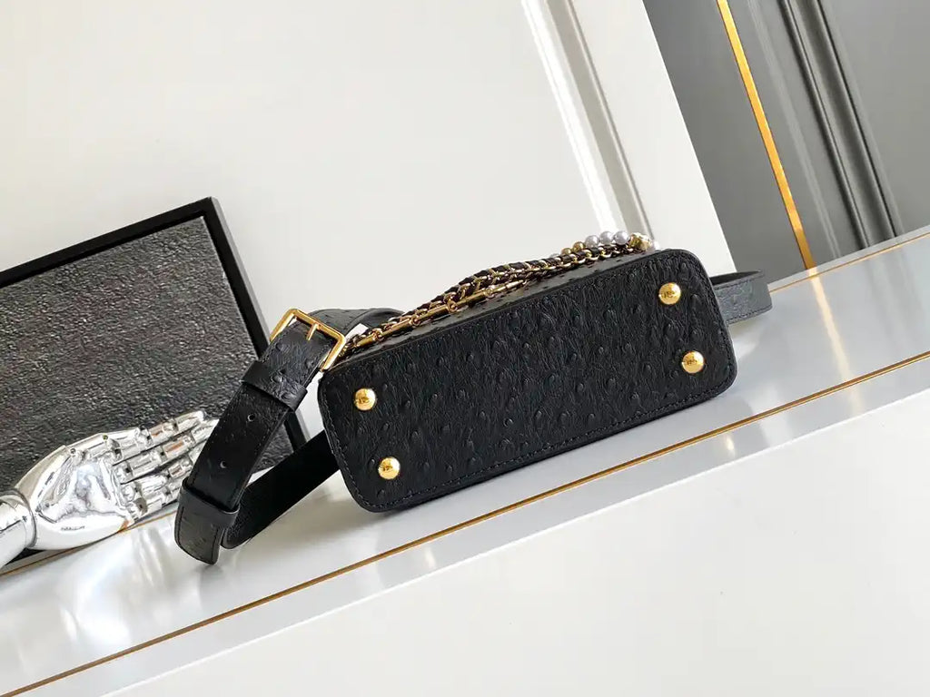 LV M87312 Louis Vuitton Ostrich Capucines Mini Black