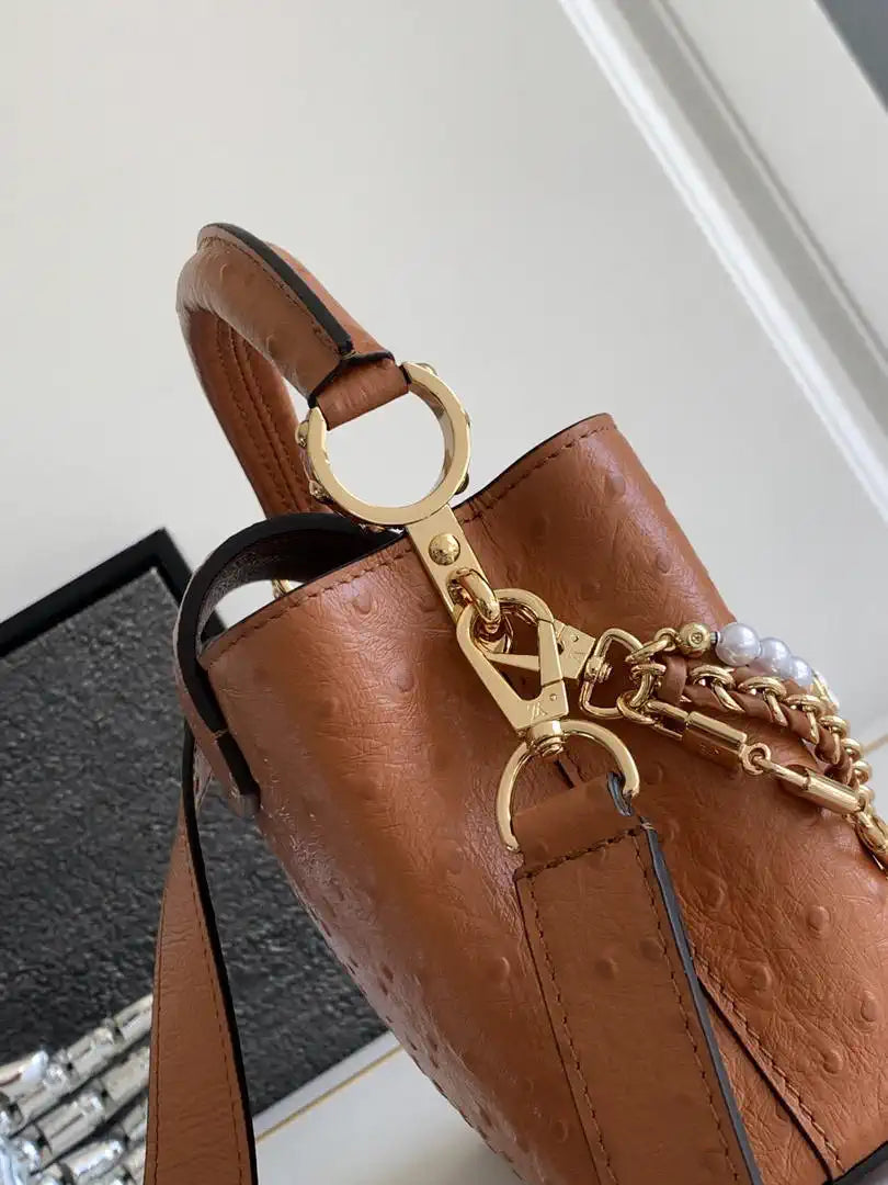 LV M87312 Louis Vuitton Ostrich Capucines Mini Brown