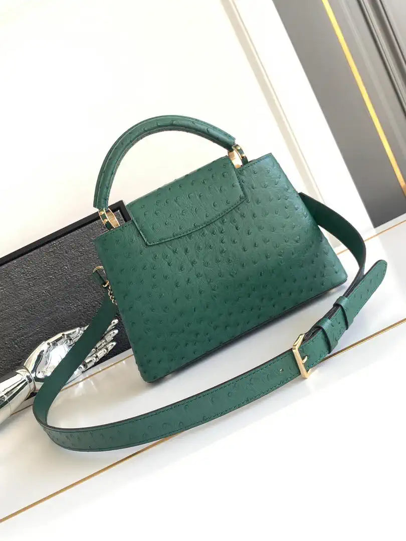 LV M87313 Louis Vuitton Ostrich Capucines BB Green