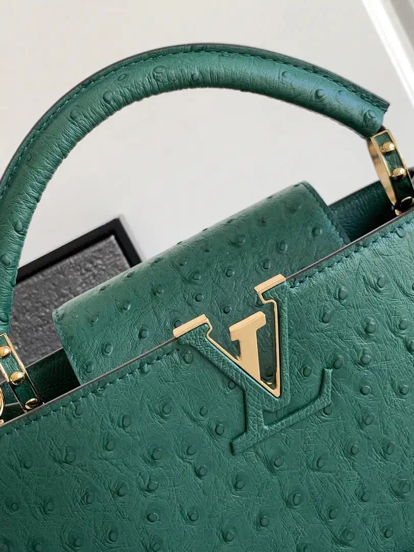 LV M87313 Louis Vuitton Ostrich Capucines BB Green
