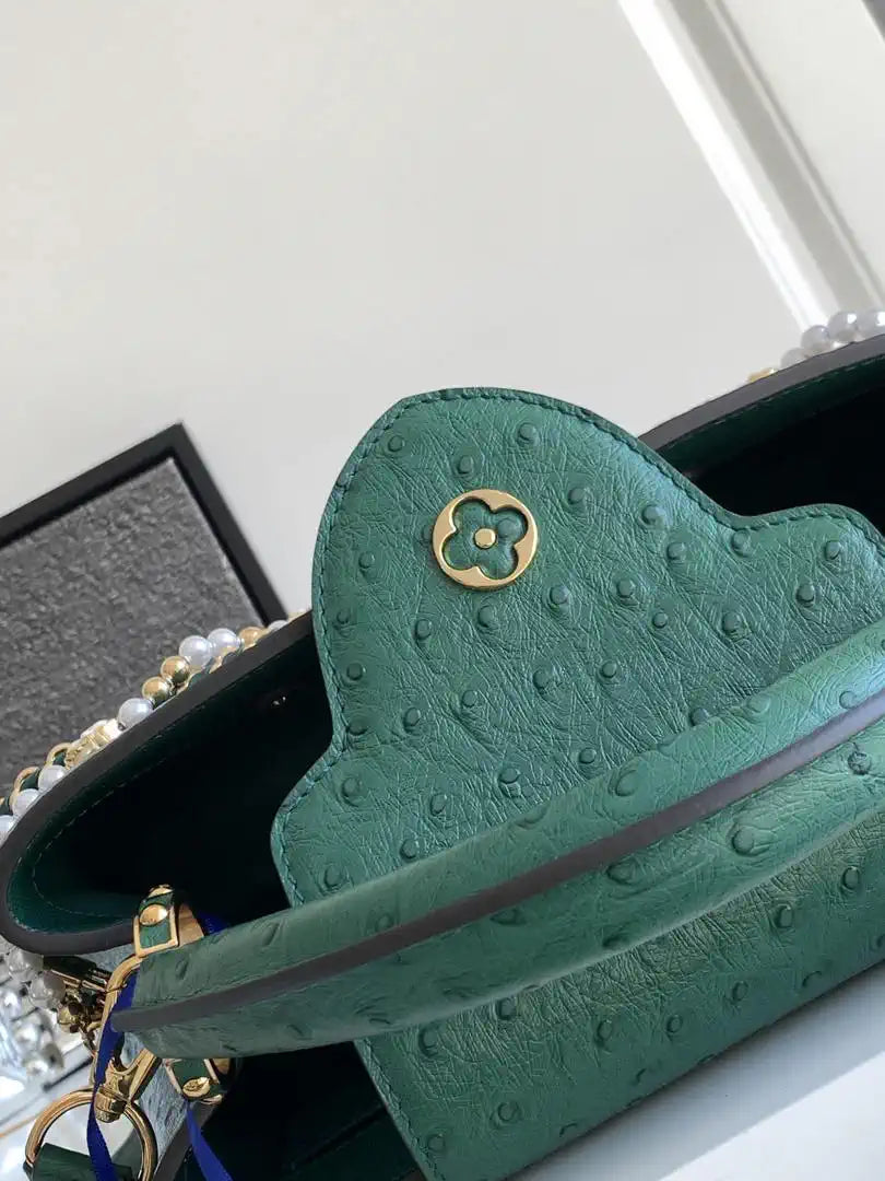 LV M87313 Louis Vuitton Ostrich Capucines BB Green
