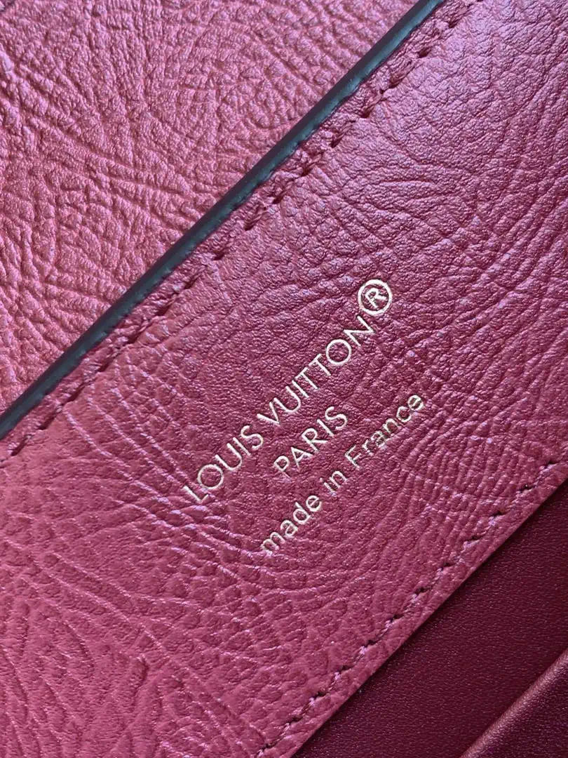 LV M87313 Louis Vuitton Ostrich Capucines BB Wine Red