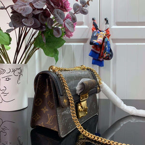 Louis Vuitton M90566 LV Wynwood Monogram Vernis Bag M90516 Silver and black - Voguebags