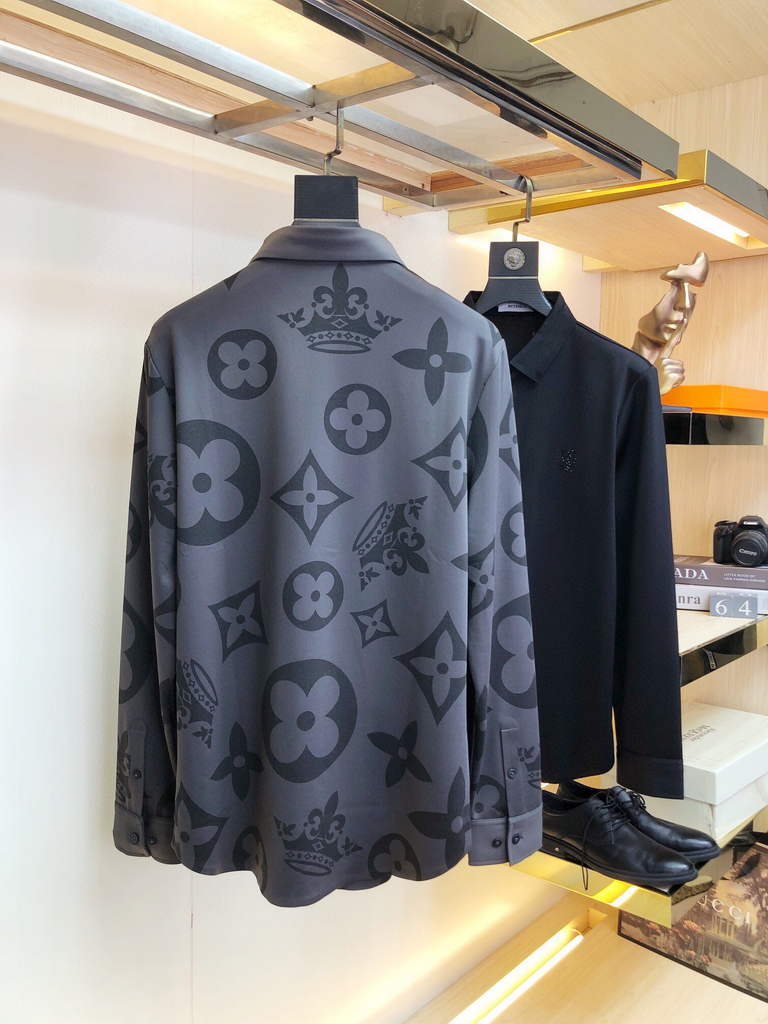LV Men's Designer T-shirt Louis Vuitton Wholesale 38202