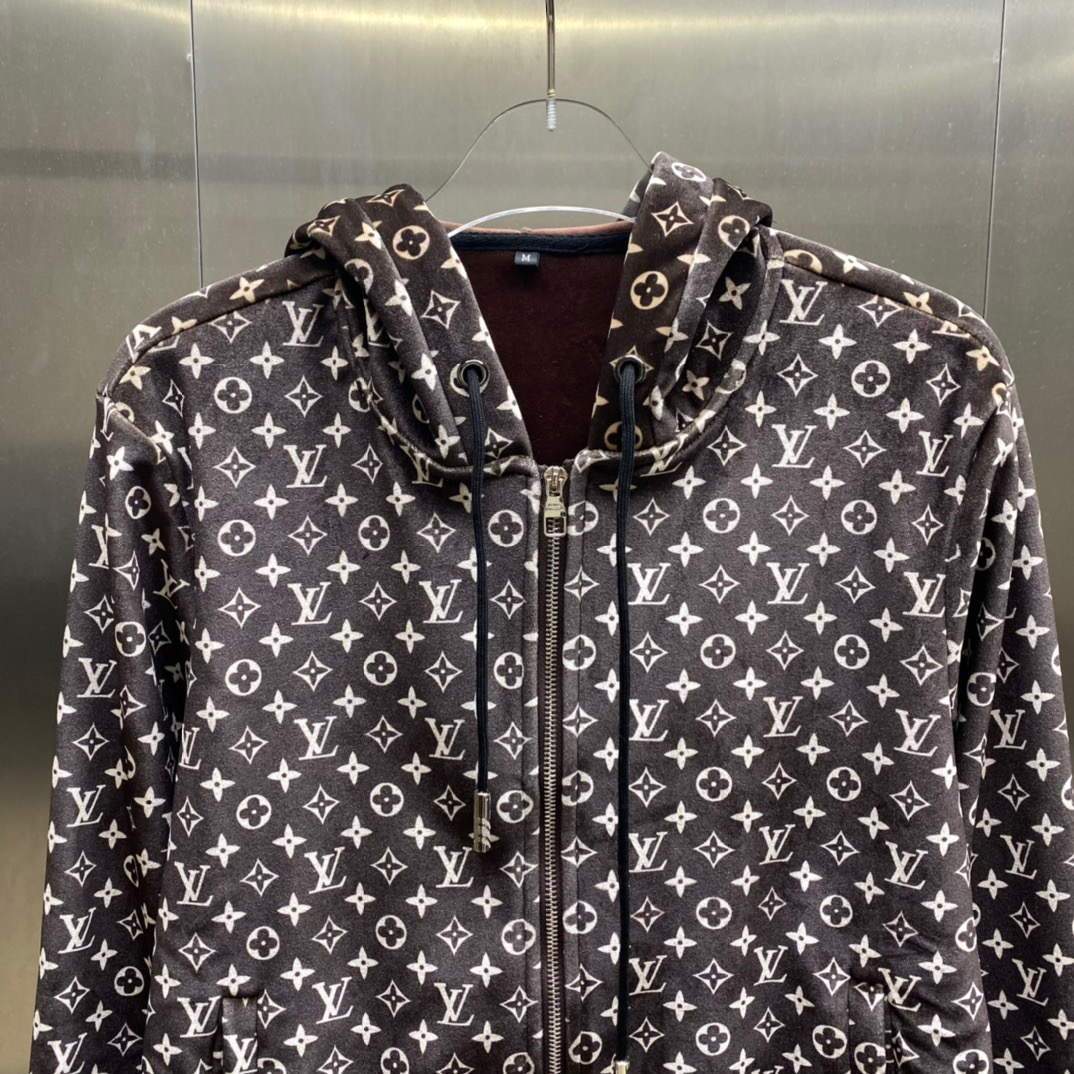 LV Men's Louis Vuitton Tracksuit Clothing Trousers 38122