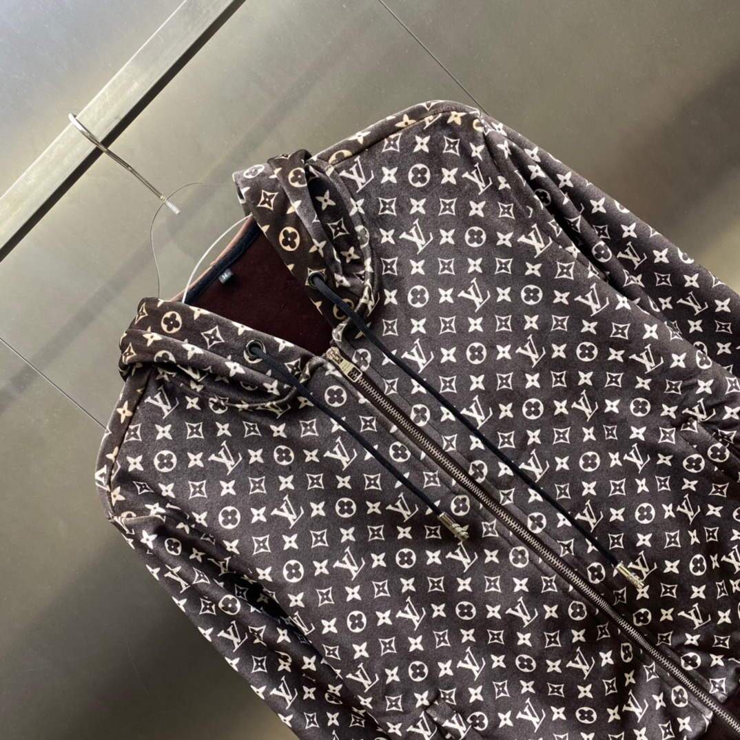 LV Men's Louis Vuitton Tracksuit Clothing Trousers 38122