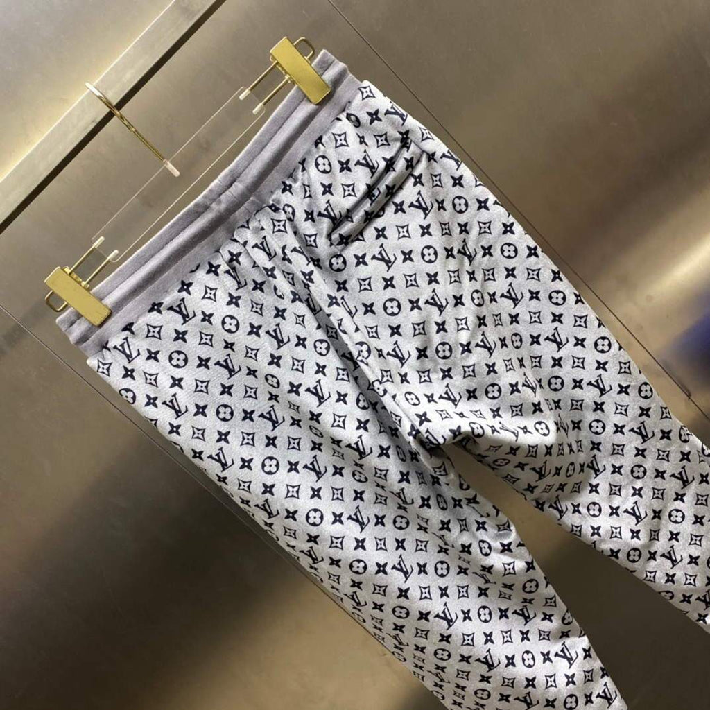 LV Men's Louis Vuitton Tracksuit Clothing Trousers 38123