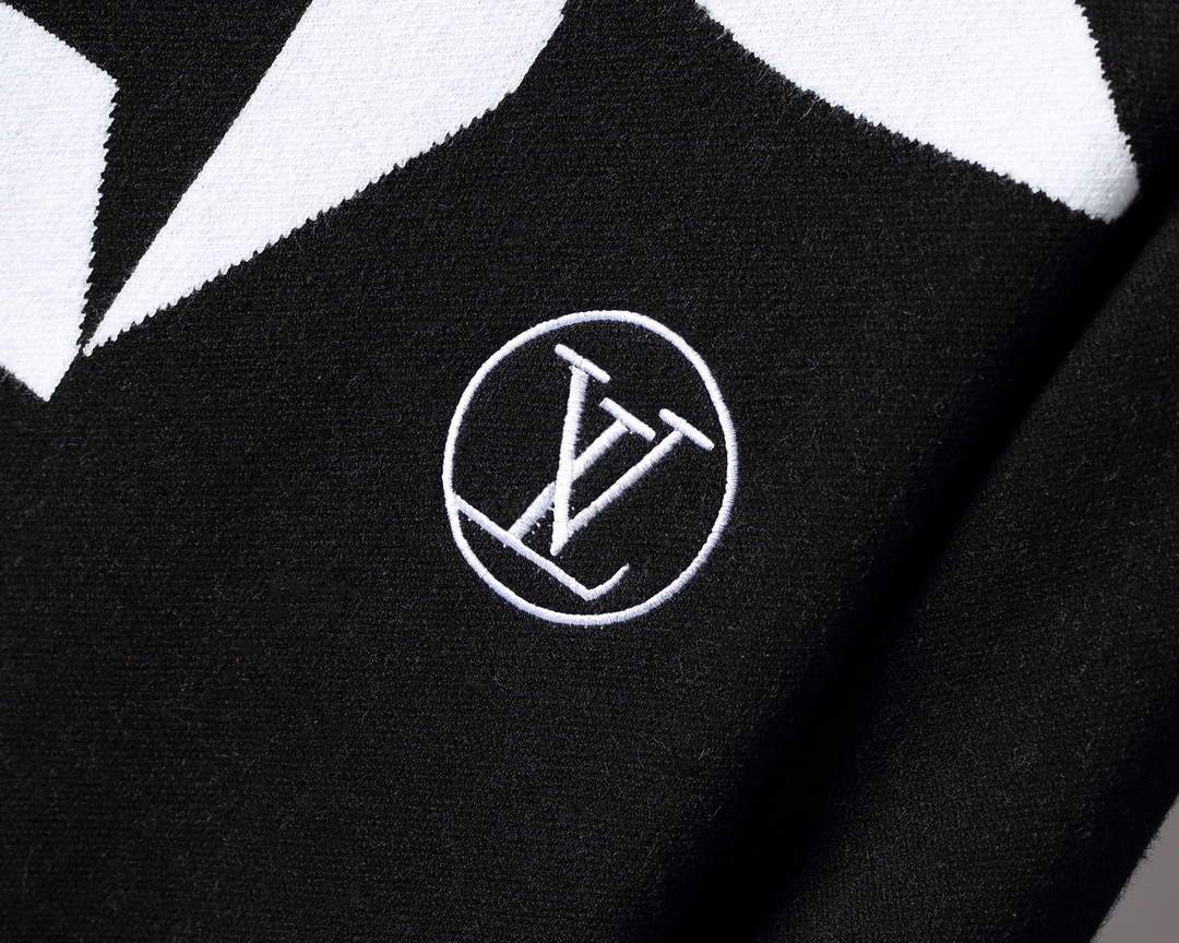 LV Men's Sweaters Designer Louis Vuitton Sweaters and Cardigans Clothing 36021