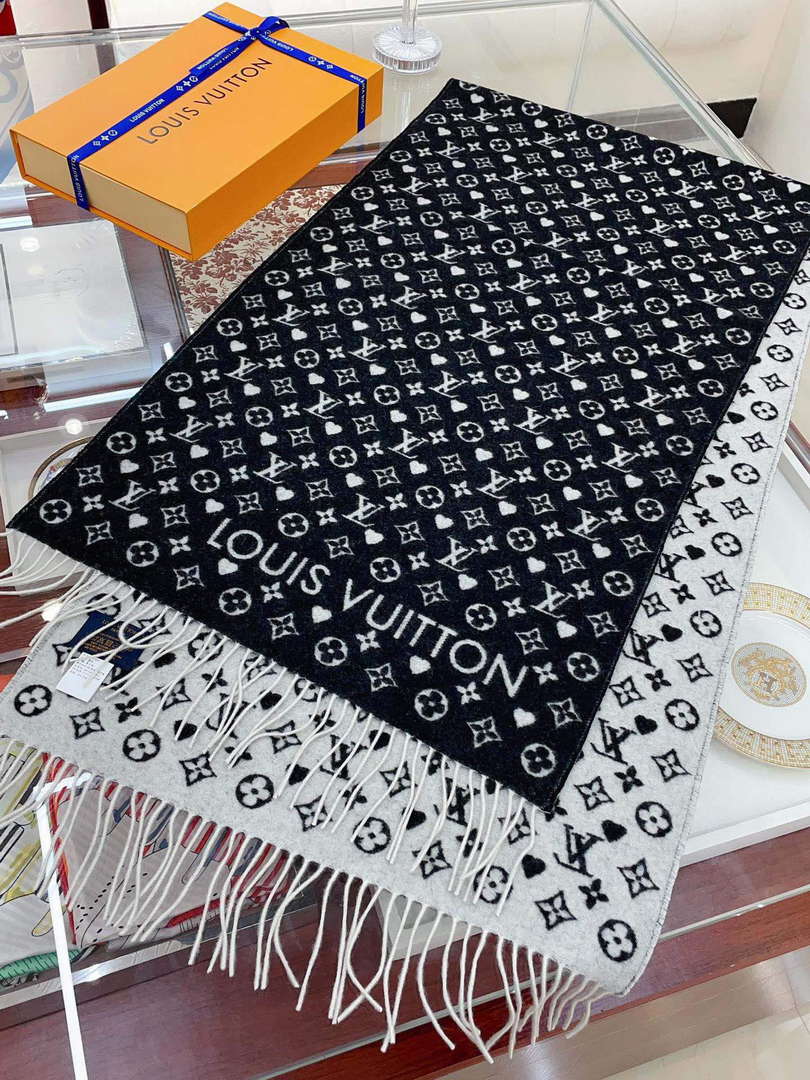 LV MP2907 Louis Vuitton Scarves Game On Scarf L38939