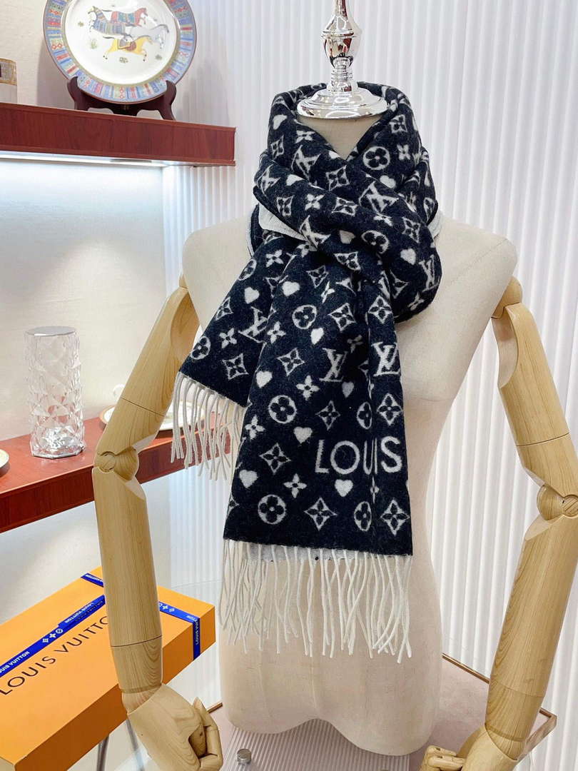 LV MP2907 Louis Vuitton Scarves Game On Scarf L38939