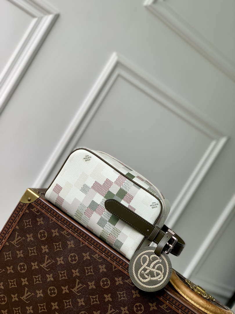 LV N00112 Louis Vuitton Locker Dopp Kit Damoflage Gray White - Default Title - View 1